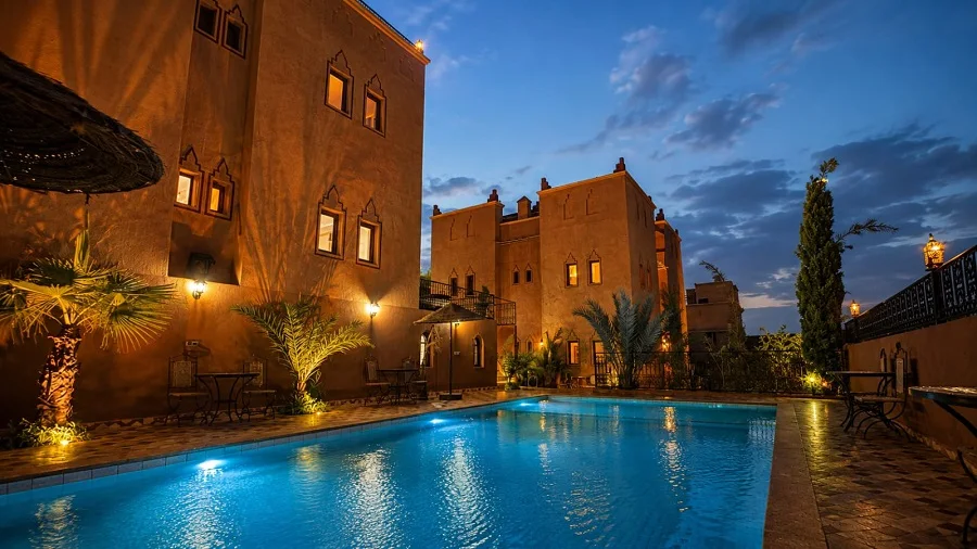 Piscine du Riad Ouinz, hôtel à Aït Ben Haddou